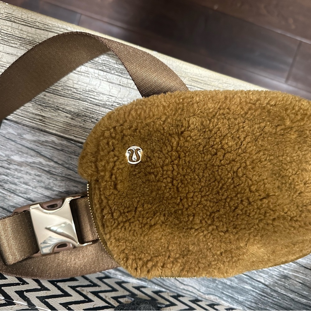 Lululemon Brown Sherpa Belt Bag